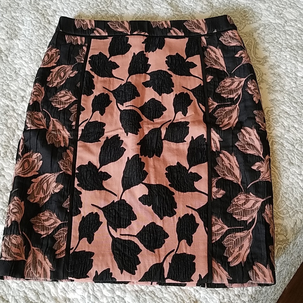 NWT Ann Taylor floral pencil skirt 4P